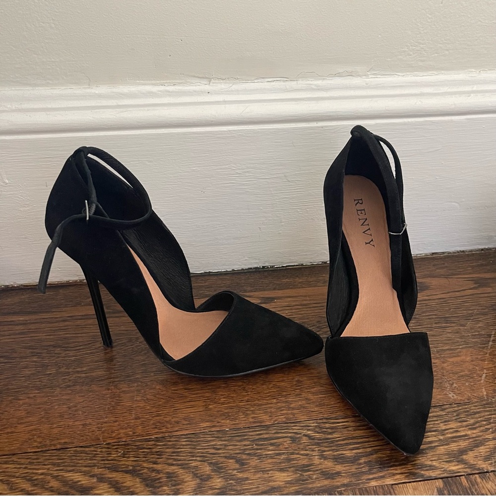 RENVY suede heel. Size 6.5